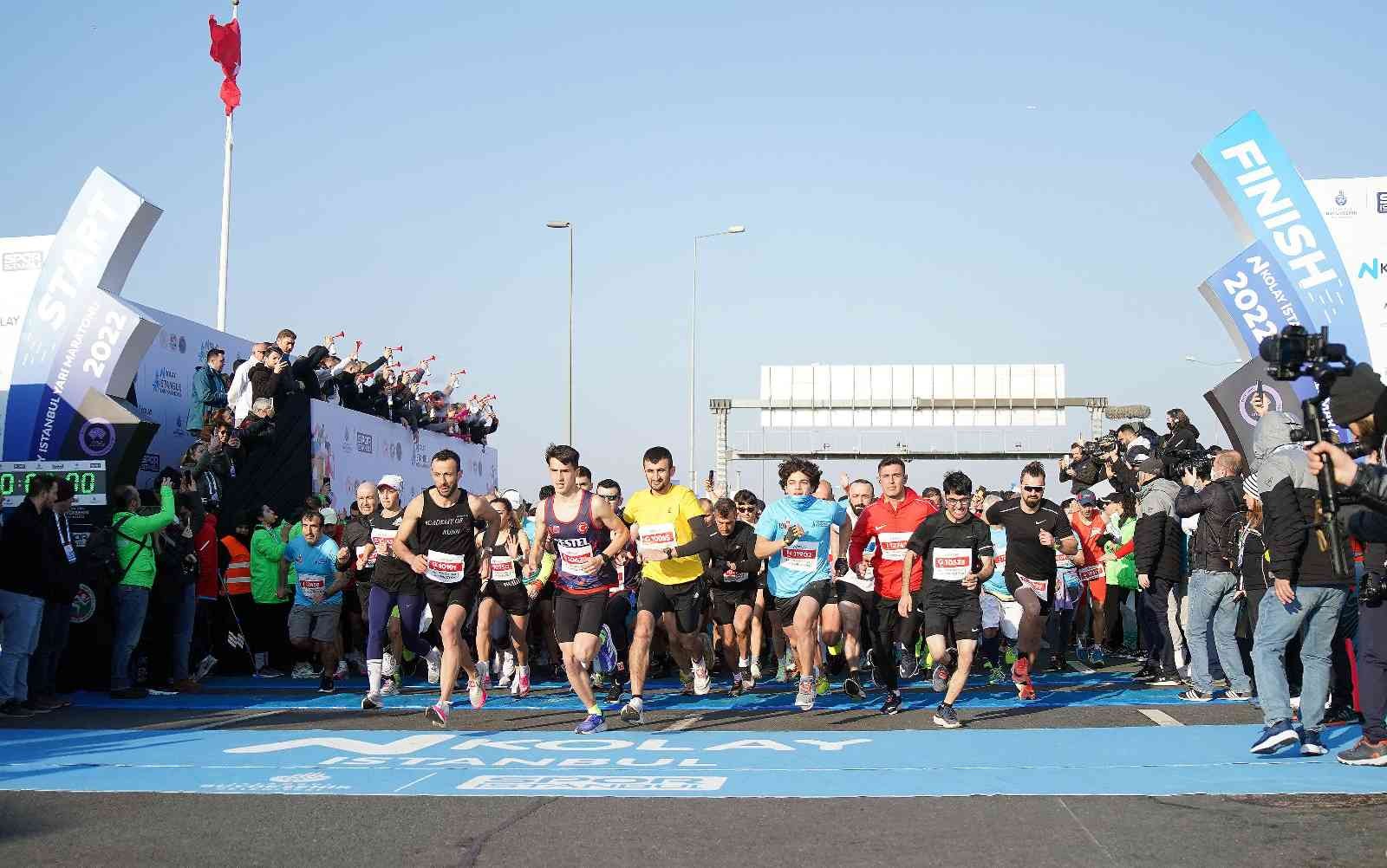 Dünyanın en iyi yarı maratonları arasında yer alan İstanbul Yarı Maratonu 17. kez koşuluyor. Spor İstanbul tarafından düzenlenen İstanbul Yarı ...