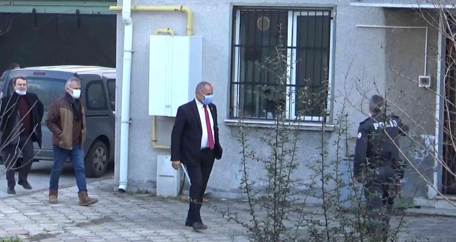 İYİ Parti Edirne İl Başkanlığına çağrılıp odaya kilitlenerek il yöneticileri tarafından darp edilen Merkez İlçe Başkanı Zafer Kaya, "Kapı da ...