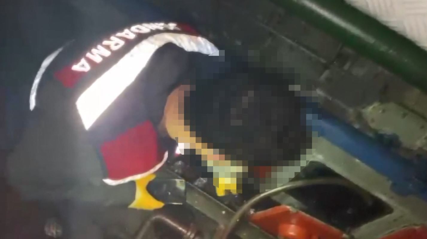 Jandarmanın düzenlediği operasyonda 55 bin litre kaçak akaryakıt ele geçirildi İstanbul İl Jandarma Komutanlığı tarafından düzenlenen operasyonda, elde ettikleri binlerce litre kaçak akaryakıtı açıkta bulunan gemilerden ...