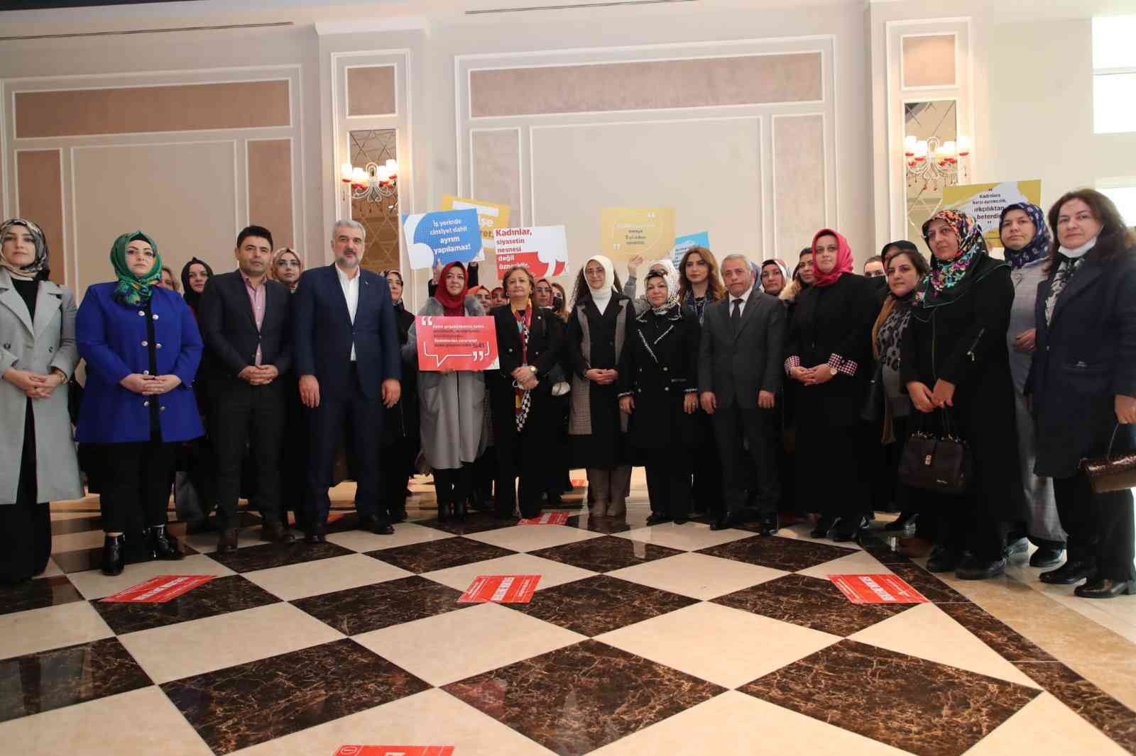 Kabaktepe: “CHP’li İBB’nin işten attığı binlerce kadın 8 Mart’a işsiz girdi” 8 Mart Dünya Kadınlar Günü vesilesiyle açıklama yapan AK Parti İstanbul İl Başkanı Osman Nuri Kabaktepe, “Kadınların eşit ve adil bir şekilde ...