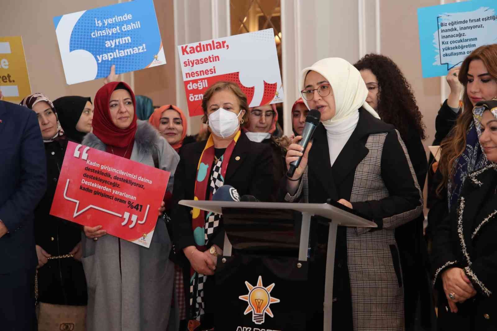 Kabaktepe: “CHP’li İBB’nin işten attığı binlerce kadın 8 Mart’a işsiz girdi” 8 Mart Dünya Kadınlar Günü vesilesiyle açıklama yapan AK Parti İstanbul İl Başkanı Osman Nuri Kabaktepe, “Kadınların eşit ve adil bir şekilde ...