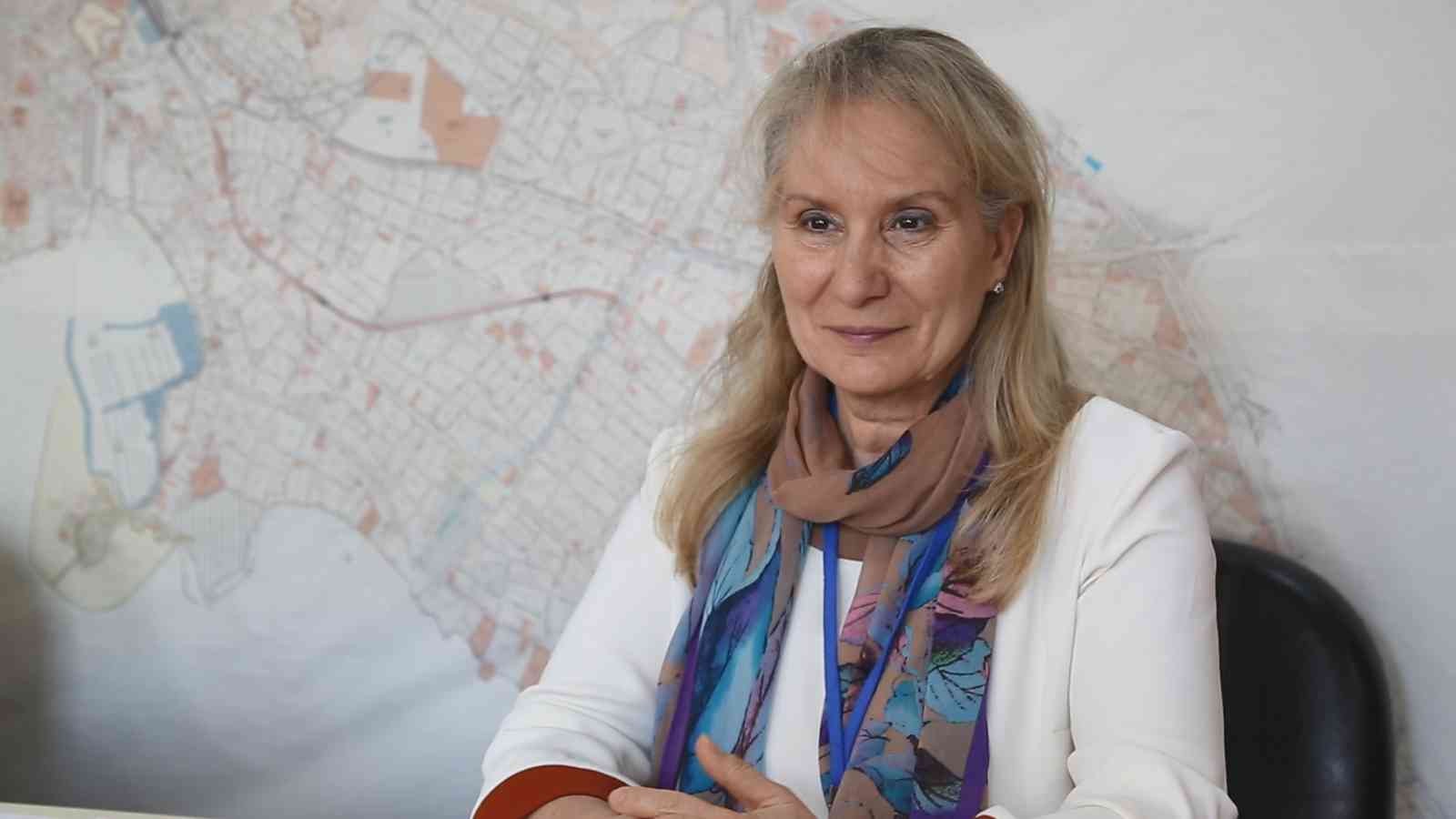 Kadıköy Belediyesi’nde 26 müdürlüğün 13’ünün başında kadınlar var İstanbul’un en yüksek kadın nüfusuna sahip olan Kadıköy’de, yerel yönetim karar mekanizmaları kadınlara emanet. Toplumsal cinsiyet eşitliğini en ...