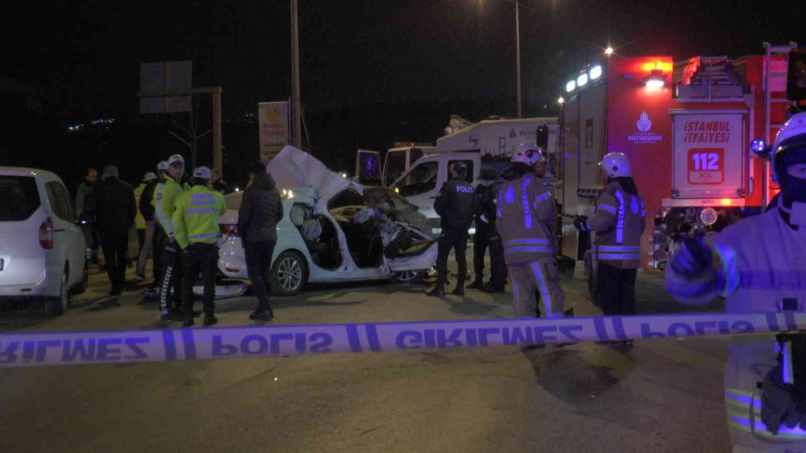 Kadıköy E5 Karayolunda katliam gibi kaza: 1 ölü 1 yaralı Kadıköy’de katliam gibi kaza, 5 araç zincirleme kazaya karıştı. Lastiği patlayan otomobile yardım etmek isteyen yol bakım aracına arkadan hızla ...