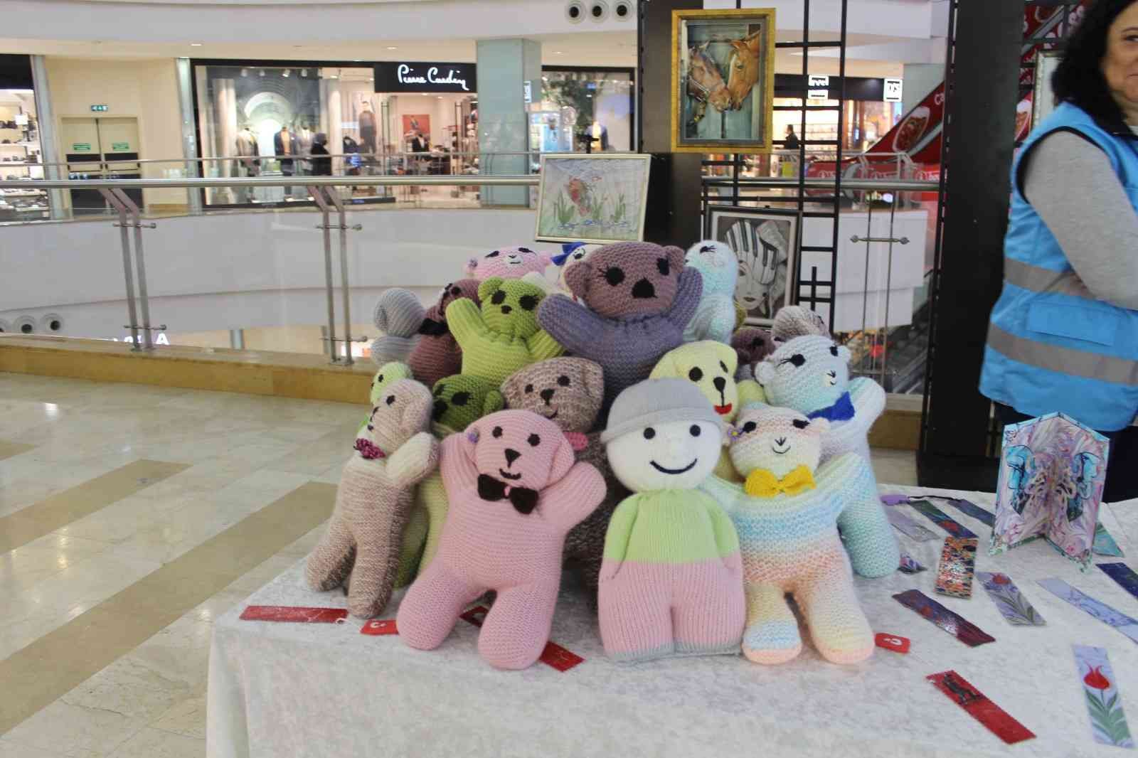 “Kadının Ellerinden” Sergisi Tekirdağ Gençlik ve Spor İl Müdürlüğüne bağlı olan Günebakan Öğrenci Yurdunun organizasyonluğunda "Kadının Ellerinden" adlı el sanatları sergisi ...