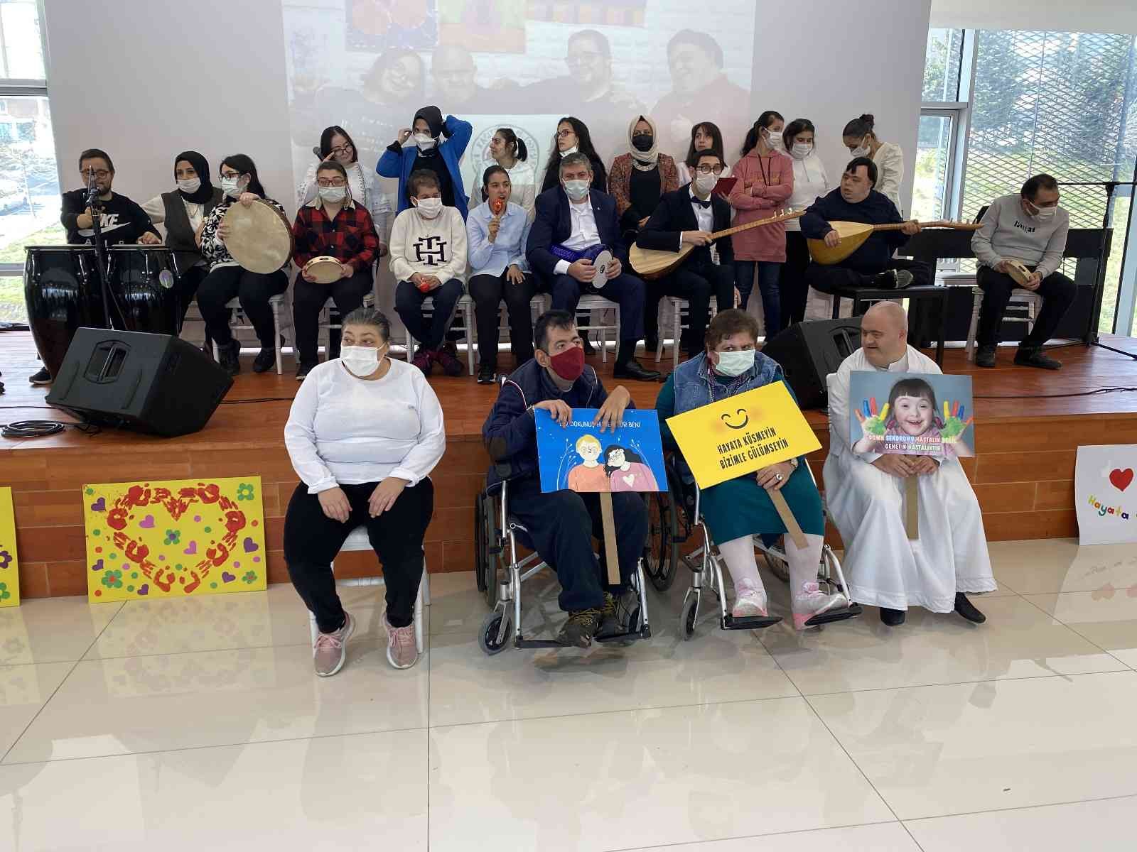 Kağıthane’nin özel çocukları yetenekleriyle herkese hayran bıraktı Dünya Down Sendromu Farkındalık Günü’nde, Kağıthane’nin özel çocukları düzenledikleri gösteriyle yeteneklerini sergiledi. Kâğıthane Belediyesi ...