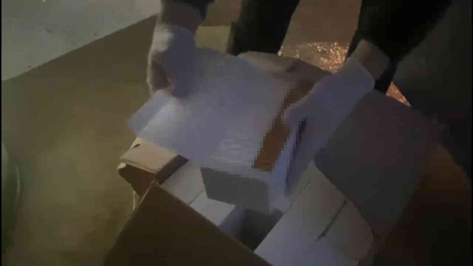 Kamyon kasasından 6 milyon adet makaron çıktı Kocaeli TEM Otoyolu’nda durdurulan kamyonun kasasında yapılan aramada 6 milyon adet makaron ele geçirildi. Edinilen bilgiye göre, İl Emniyet ...