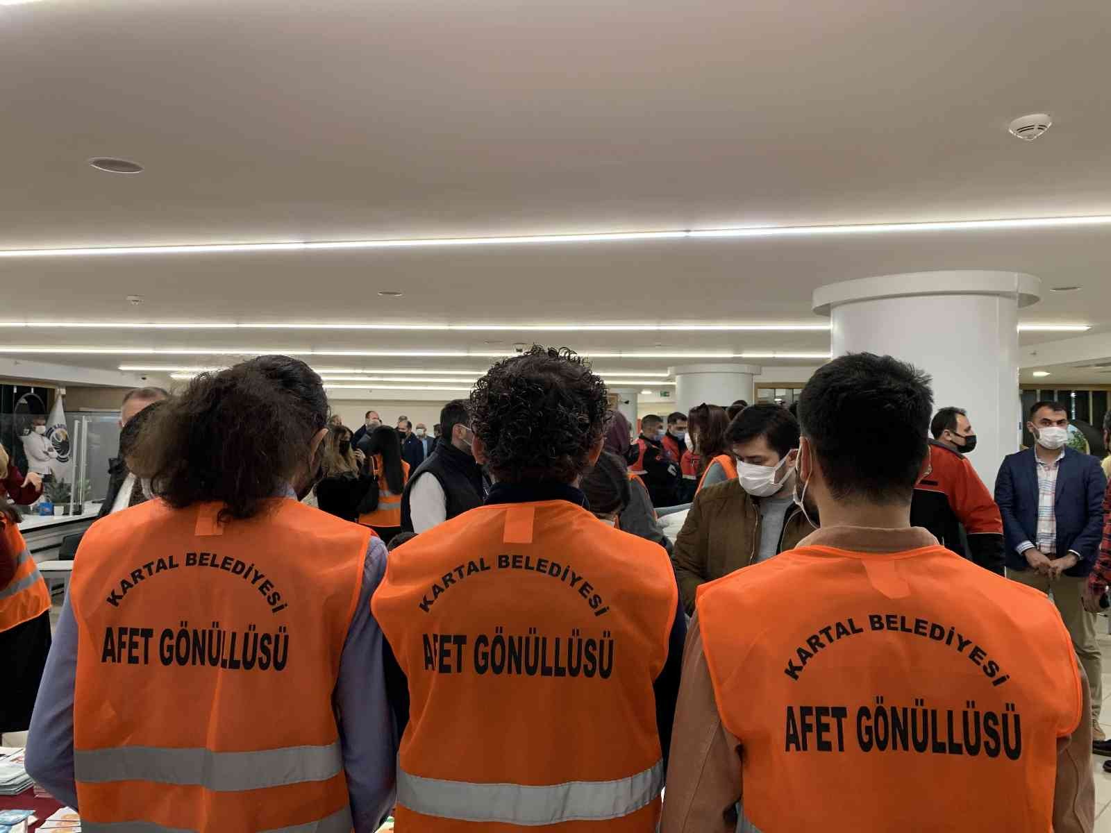 Kartal’da, ’Afetlerde Kartal Sergisi’ açıldı Kartal Belediyesi tarafından 28 Şubat Sivil Savunma günü ve 1-7 Mart Deprem haftası kapsamında Kartal Belediyesi Ana Hizmet Binası Fuaye Alanı ...