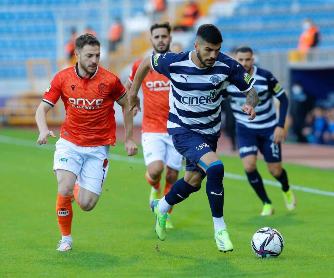 kasimpasa-ile-yeni-malatyaspor-super-ligde-10-randevuda-Ez6HL2MJ.jpg