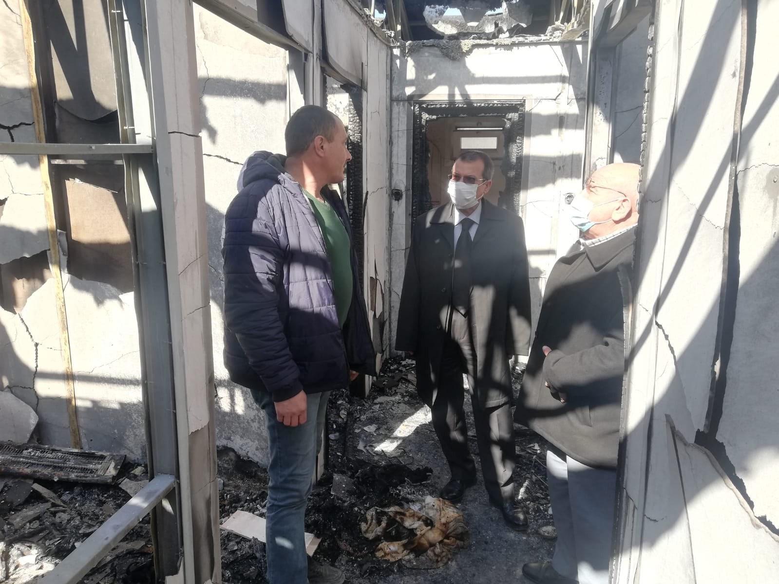 Kaymakam Gürdal evi yanan aileyi ziyaret etti Çanakkale’nin Çan Kaymakamı Mustafa Gürdal, Maltepe köyünde evi yanan aileyi ziyaret etti. Çan Kaymakamı Mustafa Gürdal ve Maltepe Köy Muhtarı ...