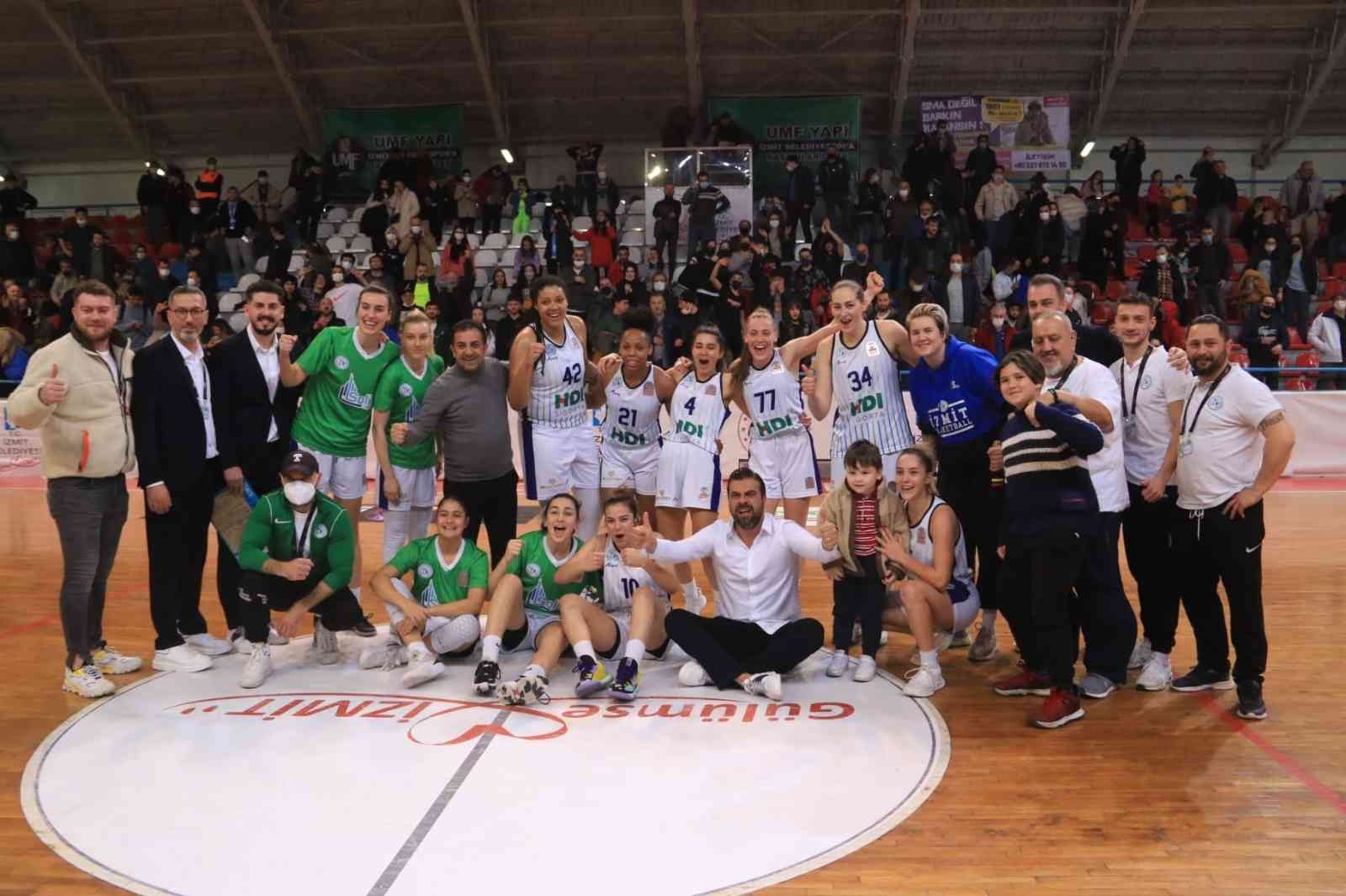 KBSL: UMF Yapı İzmit Belediyespor:82- Çankaya Üniversitesi:79 79 mağlup etti. Salon: İzmit Atatürk Spor Hakemler: Ahmet Tatlıcı xx, Cemil Uygül xx, Seda Esen xx UMF Yapı İzmit Belediyespor: İdil Türk xx 8 ...