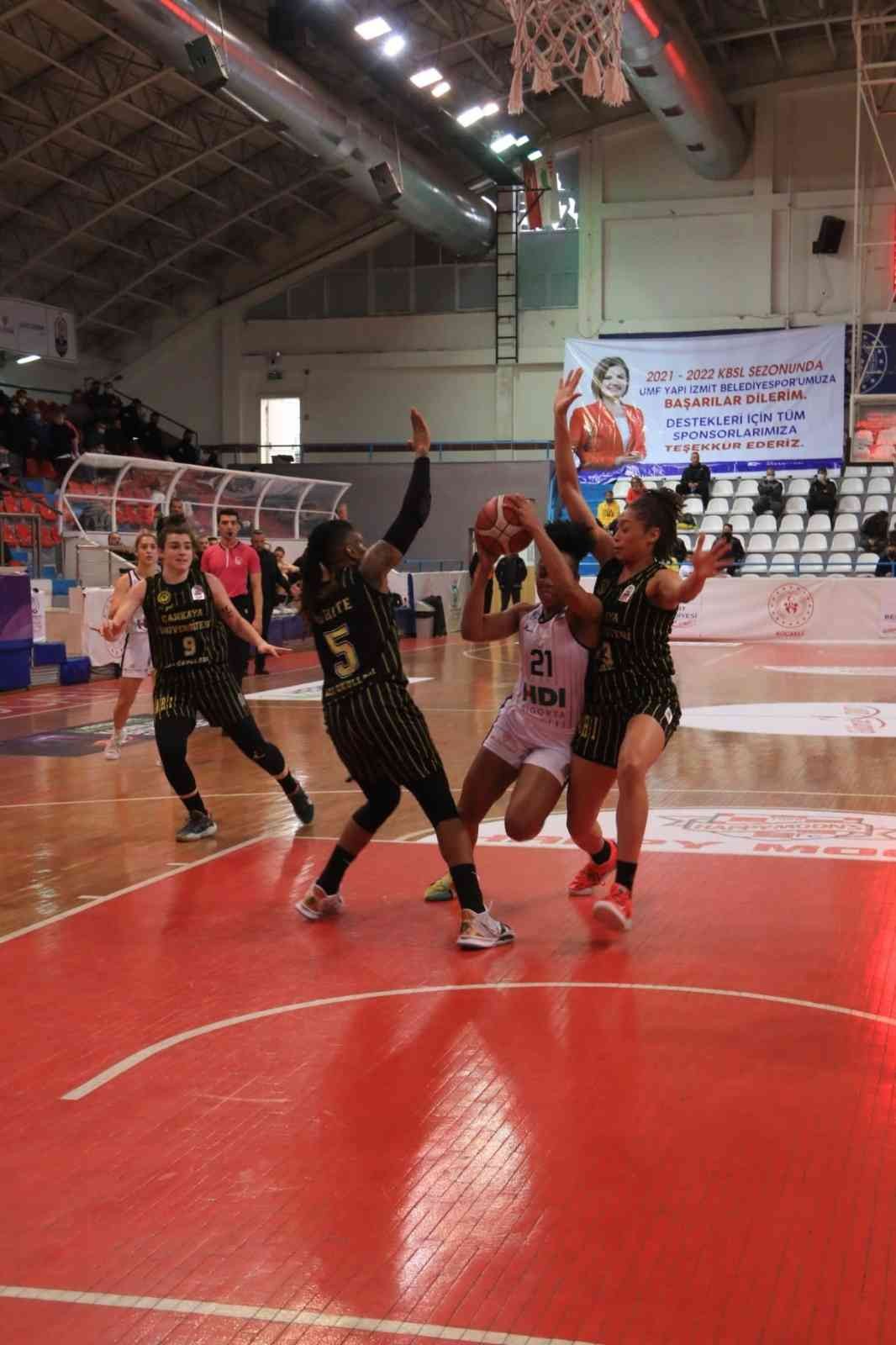KBSL: UMF Yapı İzmit Belediyespor:82- Çankaya Üniversitesi:79 79 mağlup etti. Salon: İzmit Atatürk Spor Hakemler: Ahmet Tatlıcı xx, Cemil Uygül xx, Seda Esen xx UMF Yapı İzmit Belediyespor: İdil Türk xx 8 ...