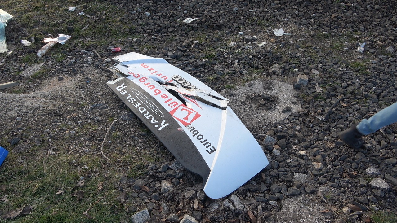 Kırklareli’nin Babaeski ilçesinde yük trenini hemzemin geçitte işçi servisine çarpması sonucu meydana gelen kazada 27 kişi yaralandı. Alınan ...