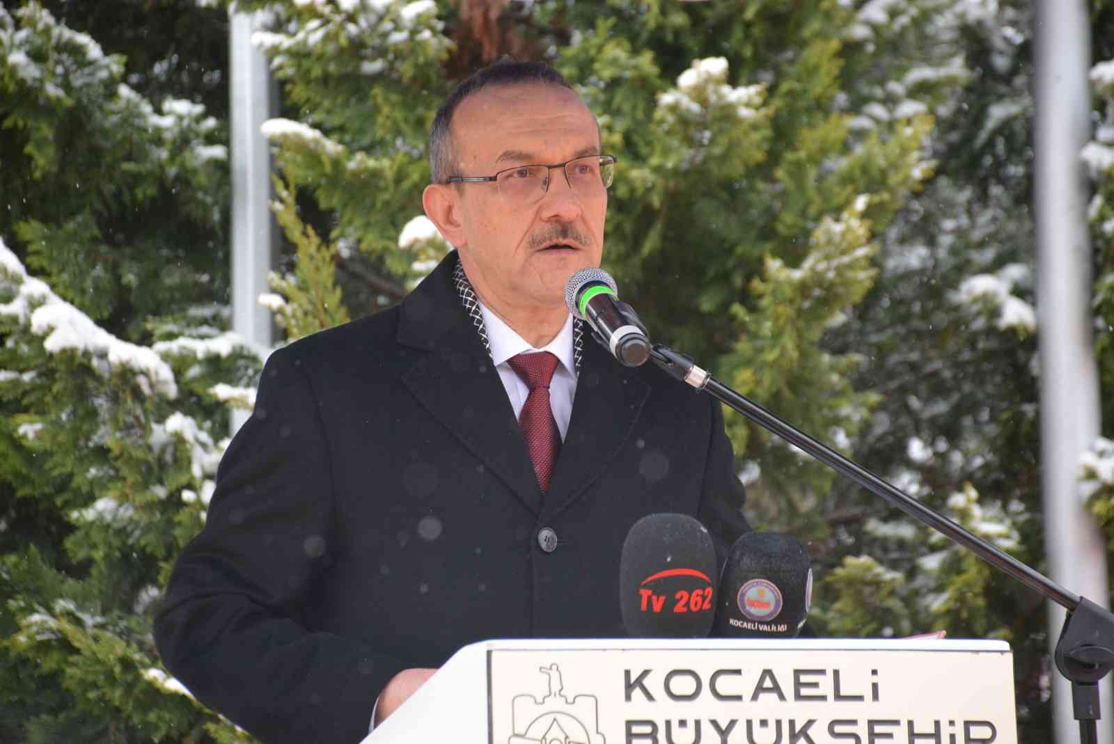 Kocaeli’de Çanakkale şehitleri anıldı 18 Mart Şehitleri Anma Günü ve Çanakkale Deniz Zaferi’nin 107. yıl dönümü dolayısıyla Kocaeli’de program düzenlendi. Kocaeli’nin İzmit ilçesinde ...