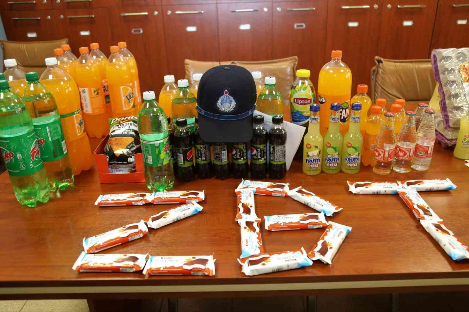 Kocaeli’de son kullanma tarihi geçmiş çok sayıda ürüne el konuldu Kocaeli’nin Gölcük ilçesinde zabıta ekipleri tarafından marketlere yapılan denetimlerde, son kullanma tarihi geçmiş çok sayıda ürünün satışa ...