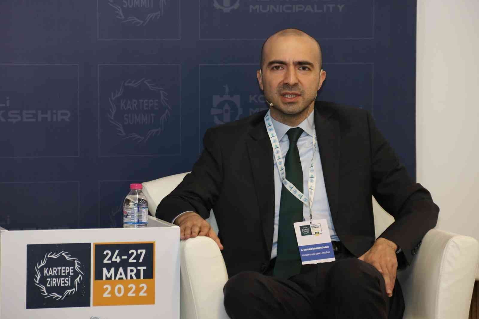 Kartepe Zirvesi 2022’ye katılan Bilişim Vadisi Genel Müdürü Ahmet Serdar İbrahimcioğlu, Bilişim Vadisi’nde uçan araba testlerine başlandığını ve ...