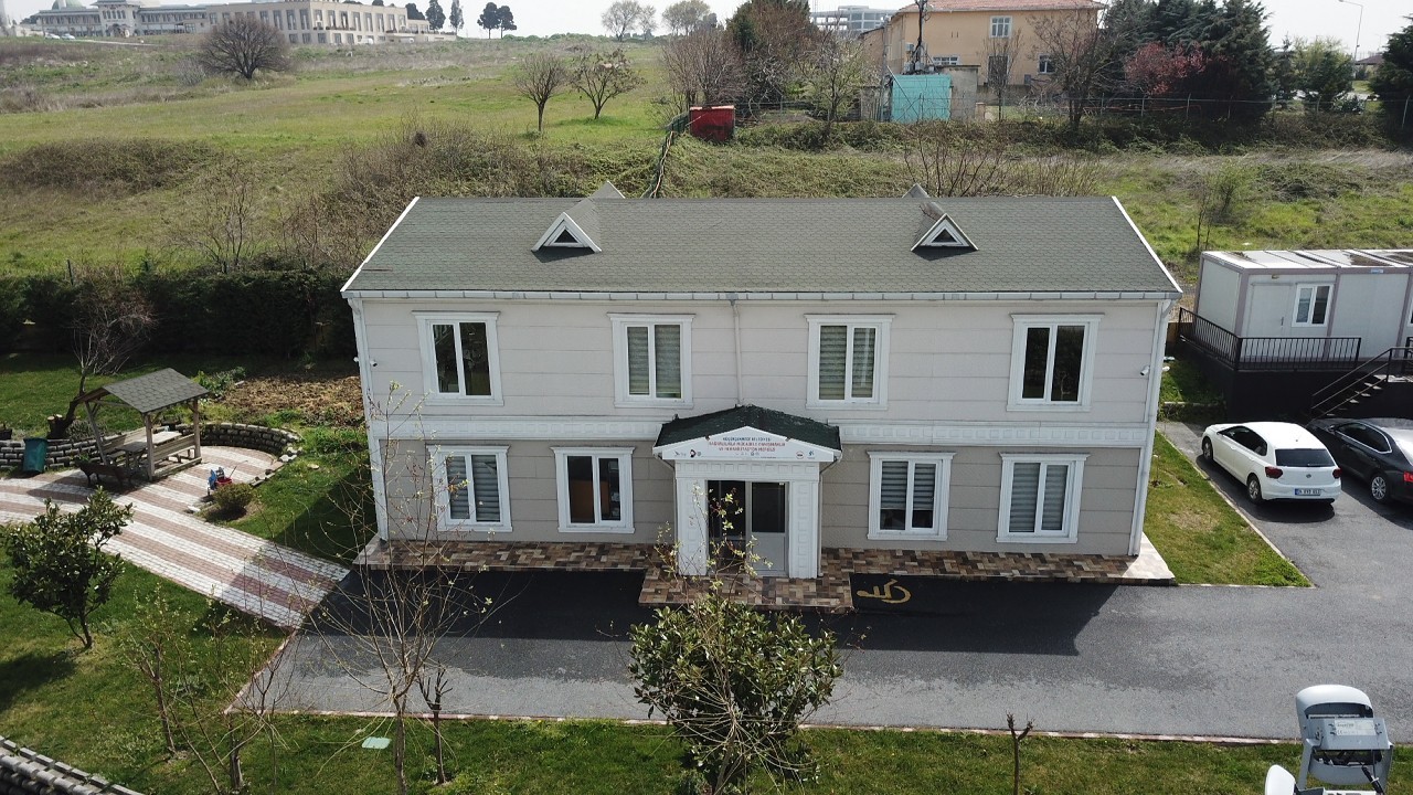 Küçükçekmece’de ücretsiz psikoterapi ve danışmanlık hizmeti Küçükçekmece Belediyesi Kadın Aile Hizmetleri Müdürlüğü bünyesinde faaliyet gösteren ‘Aile Danışmanlık ve Eğitim Merkezi’ ile ‘Bağımlılıkla ...