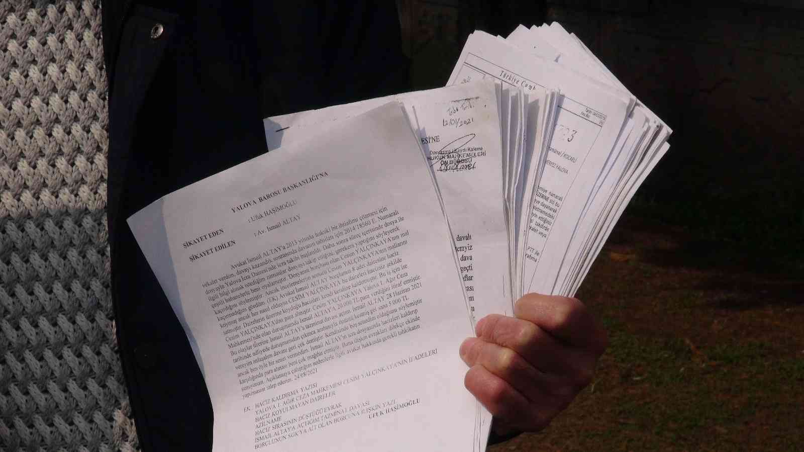 Mahkemede kazandığı tazminatı 10 yıldır alamadı Kocaeli’nin Karamürsel ilçesinde yaşayan Ufuk Haşimoğlu, 10 yıl önce temelden satın aldığı, ancak tamamlandığında anlaştığı metrekarede olmayan ...