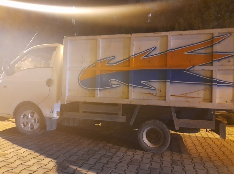 Maltepe’de bir mobilyacı dükkanından 30 bin TL değerindeki iskele demirlerini çaldığı iddiasıyla gözaltına alınan 4 şüpheliden 1’i tutuklanarak ...