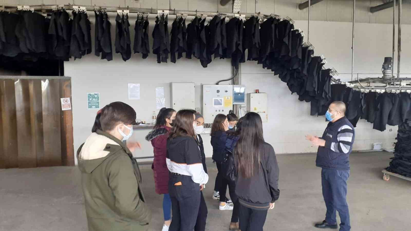 Meslek lisesi öğrencilerinden fabrikalara inceleme gezisi Ergene ilçesinde eğitim öğretim veren kurumlar arasında yer alan meslek liselerinin öğrencileri ilçede faaliyet gösteren fabrikalara inceleme ...