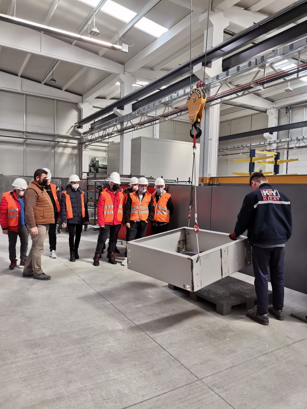 Meslek lisesi öğrencilerinden fabrikalara inceleme gezisi Ergene ilçesinde eğitim öğretim veren kurumlar arasında yer alan meslek liselerinin öğrencileri ilçede faaliyet gösteren fabrikalara inceleme ...