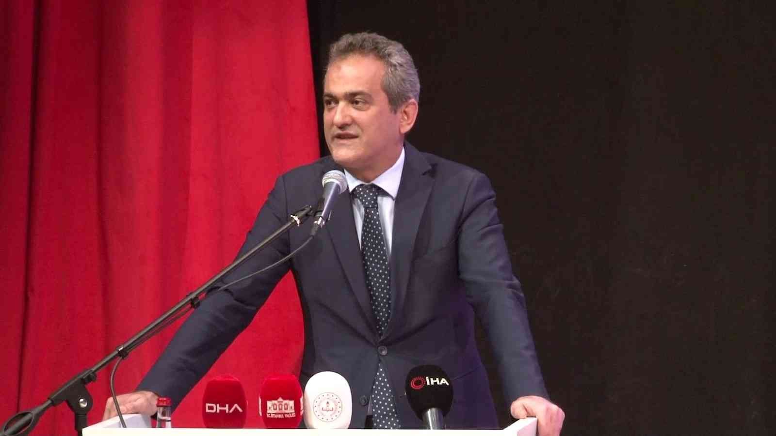 Milli Eğitim Bakanı Özer: "2014 yılında kadınların yükseköğretim okullaşma oranı erkekleri geçti" Milli Eğitim Bakanı Mahmut Özer, "2014 yılında kadınların yükseköğretim okullaşma oranı erkekleri geçti" dedi. Milli Eğitim Bakanlığı ve ...