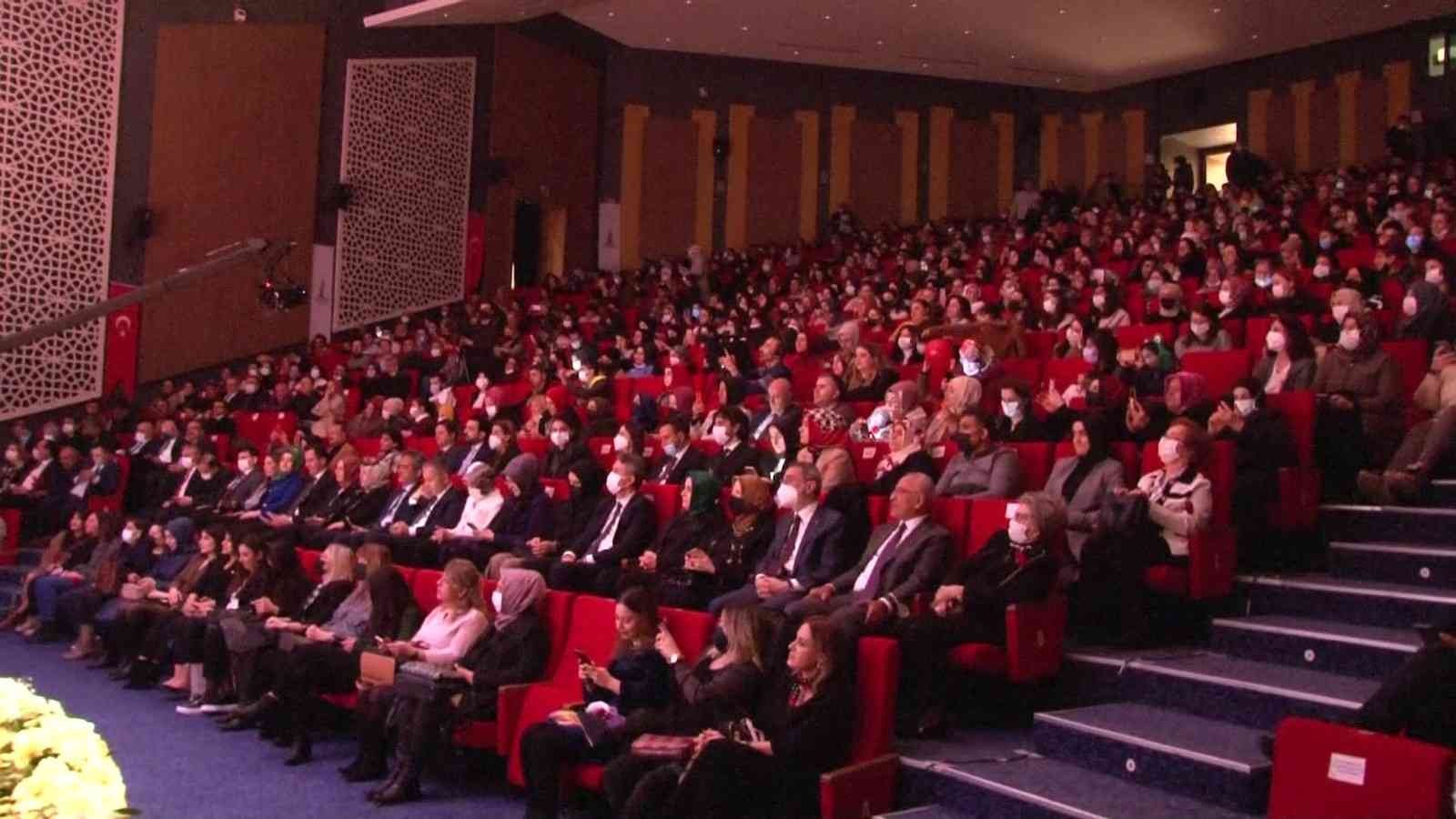 Milli Eğitim Bakanı Özer: "2014 yılında kadınların yükseköğretim okullaşma oranı erkekleri geçti" Milli Eğitim Bakanı Mahmut Özer, "2014 yılında kadınların yükseköğretim okullaşma oranı erkekleri geçti" dedi. Milli Eğitim Bakanlığı ve ...