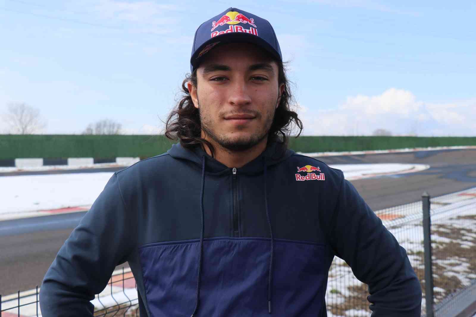 Milli motosikletçiler, Dünya Supersport Şampiyonası’na hazırlanıyor Dünya Supersport Şampiyonası 600 cc’de mücadele edecek milli motosikletçiler Can Öncü ve Bahattin Sofuoğlu, nisan ayındaki şampiyona için Sakarya ...