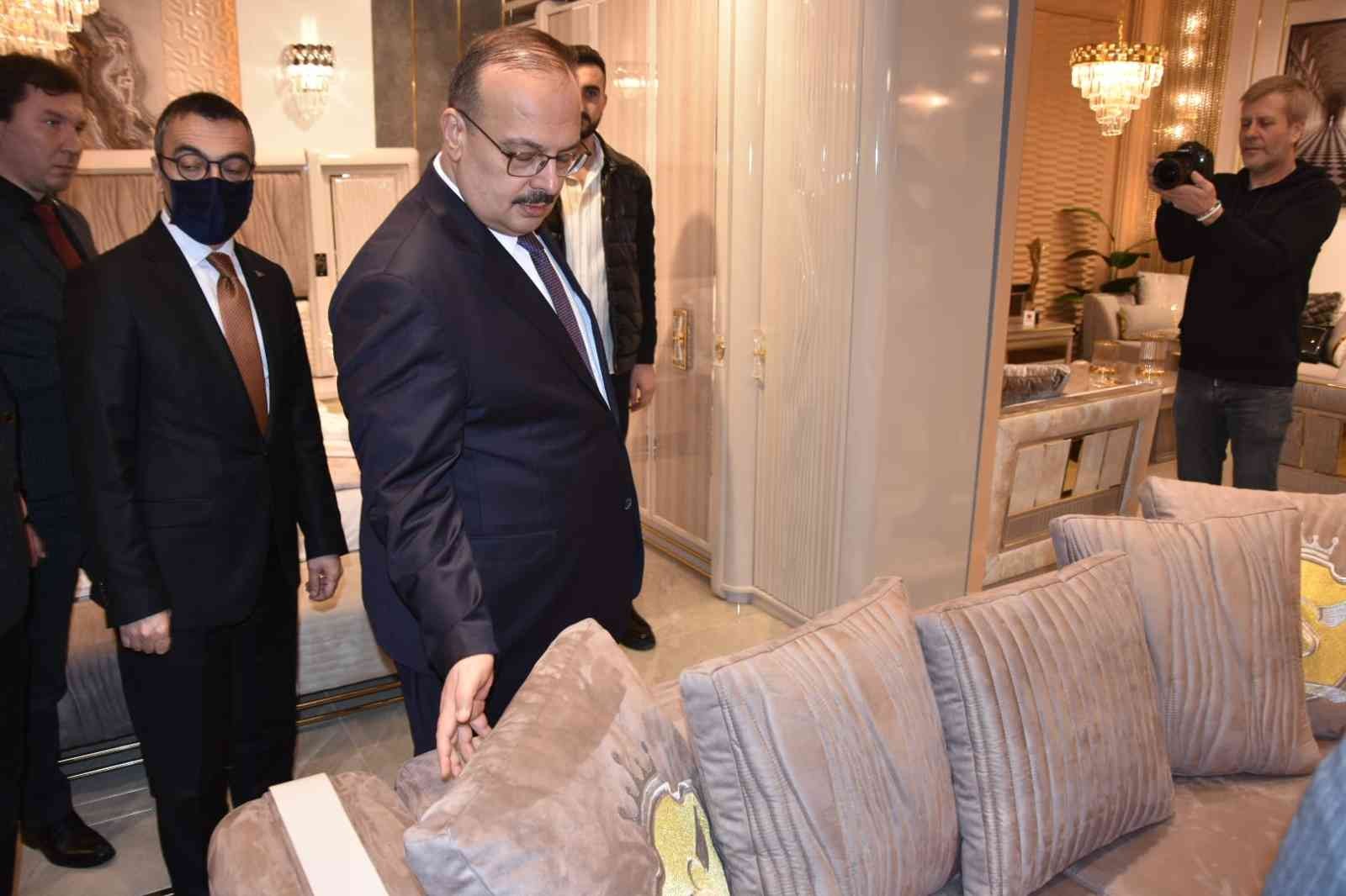 MODEF 2022 46. Uluslararası İnegöl Mobilya Fuarı açıldı Bursa’nın İnegöl ilçesinde MODEF 2020 Mobilya Fuarı 46’ıncı kez kapılarını açtı. Açılış törenine Bursa Valisi Yakup Canbolat, AK Parti Bursa ...