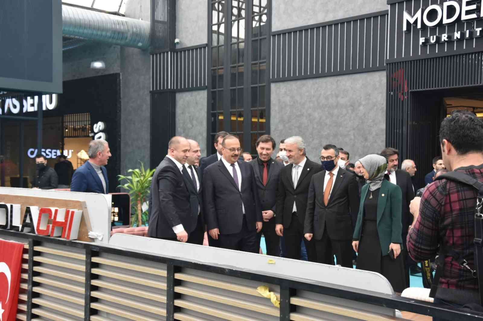 MODEF 2022 46. Uluslararası İnegöl Mobilya Fuarı açıldı Bursa’nın İnegöl ilçesinde MODEF 2020 Mobilya Fuarı 46’ıncı kez kapılarını açtı. Açılış törenine Bursa Valisi Yakup Canbolat, AK Parti Bursa ...