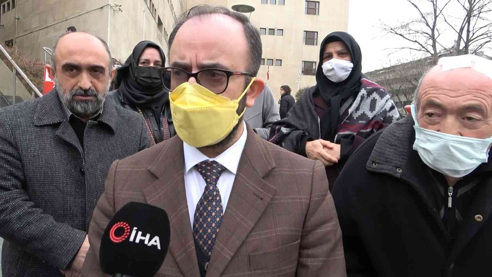 "O eşimi öldürdü yanında ben de öldüm" Bursa’da yaşlı kadının ölümüne, yanındaki kocasının da yaralanmasına sebep olan kazada 307 promil alkollü olduğu tespit edilen sürücü hakim ...