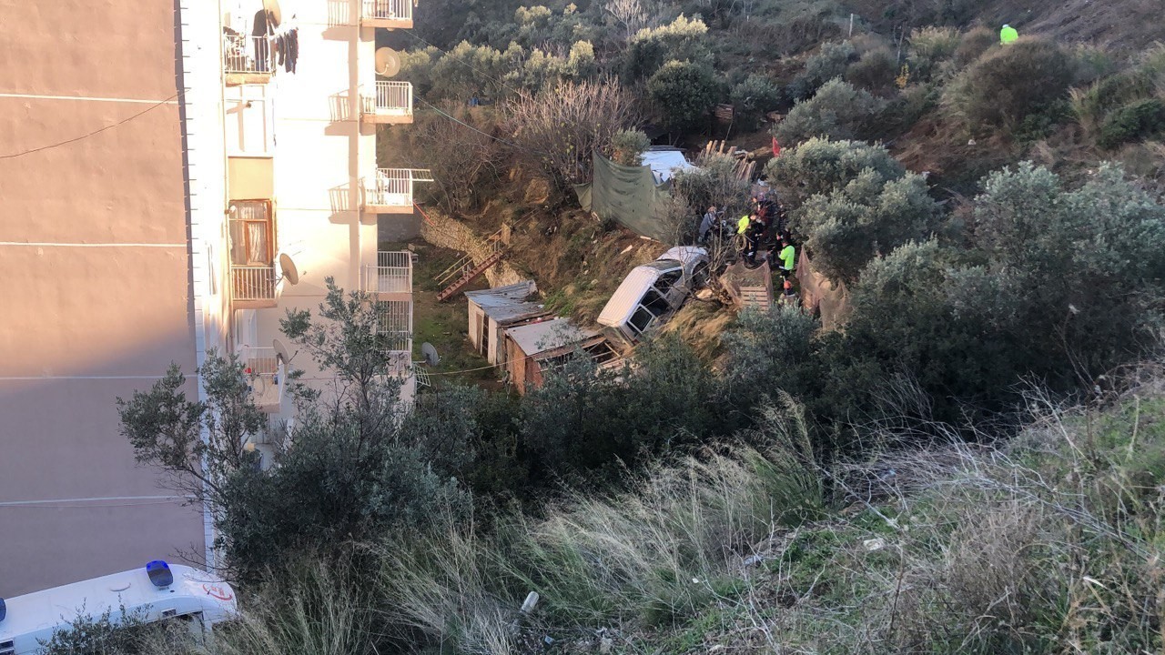 "O eşimi öldürdü yanında ben de öldüm" Bursa’da yaşlı kadının ölümüne, yanındaki kocasının da yaralanmasına sebep olan kazada 307 promil alkollü olduğu tespit edilen sürücü hakim ...
