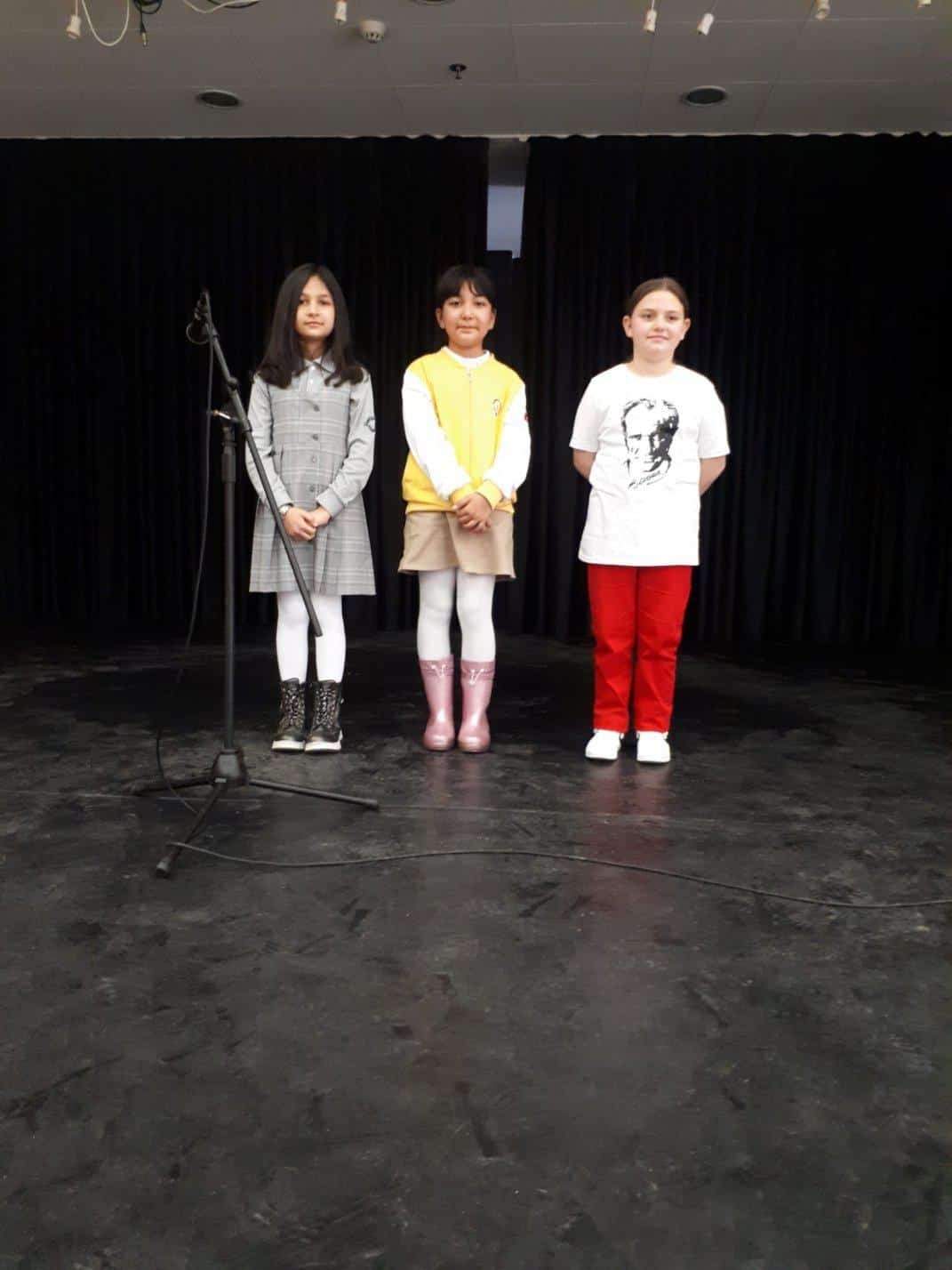 Öğrenciler, İstiklal Marşı’nı daha güzel okumak için yarıştı 12 Mart İstiklal Marşı’nın Kabulü ve Mehmet Akif Ersoy’u Anma Günü etkinlikleri kapsamında Tekirdağ’ın Çorlu ilçesinde İstiklal Marşı’mızı Güzel ...