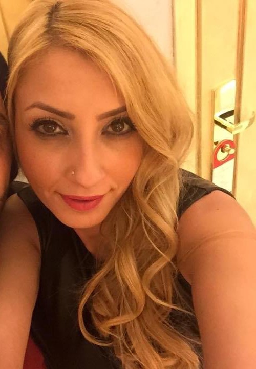 Ortaköy’de genç kadının lüks otelden düştüğü dehşet anları kamerada Ortaköy’de lüks bir otelin 7’inci katından düşen Ebru Cizdam’ın hayatını kaybettiği o dehşet anlarının güvenlik kamera görüntüleri ortaya çıktı ...