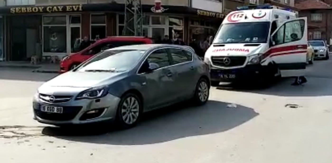 Otomobil ile motosikletin kazası kamerada Bursa’nın İnegöl ilçesinde meydana gelen kazada otomobil ile çarpışan motosikletin sürücüsü yaralandı. Kaza anı bir işyeri güvenlik kameralarına ...