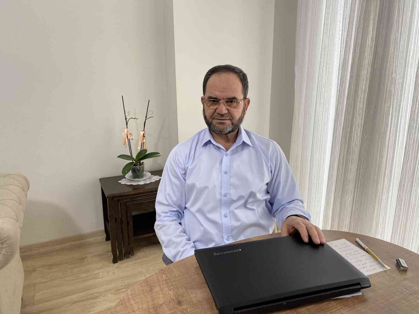 (Özel) ’28 Şubat’ polis bir babanın en acı günü Üzerinden 25 yıl geçse de 28 Şubat’ın acı hatıraları zihinlerden silinmiyor. 25 yıl önce kızının hafızlık yaptığı Kur’an kursunun kapısına kilit ...