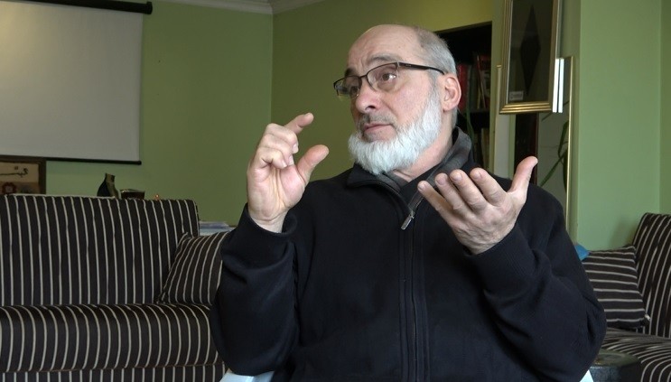 (Özel) ’28 Şubat’ polis bir babanın en acı günü Üzerinden 25 yıl geçse de 28 Şubat’ın acı hatıraları zihinlerden silinmiyor. 25 yıl önce kızının hafızlık yaptığı Kur’an kursunun kapısına kilit ...