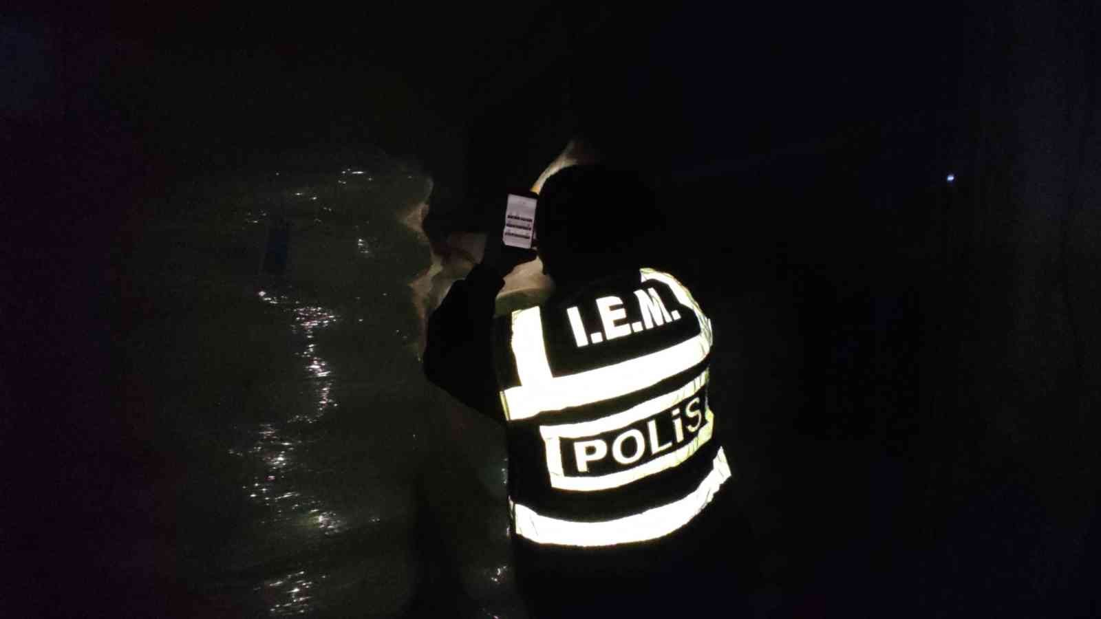 (ÖZEL) - Eyüpsultan’da piyasa değeri 250 bin Türk Lirası olan sahte toz deterjan ele geçirildi Eyüpsultan İlçe Emniyet Müdürlüğü Güvenlik Büro Amirliği Ekipleri, bir adrese düzenledikleri baskında 25 ton sahte toz deterjan ele geçirdi ...