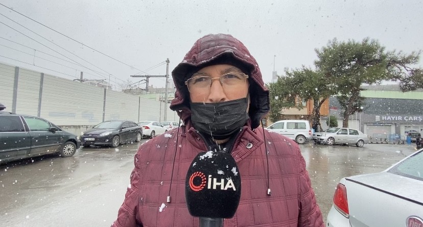 Pendik’te lapa lapa kar yağdı, vatandaşlar zor anlar yaşadı Kar yağışı, İstanbul’da etkili olmaya devam ediyor. Anadolu Yakasının çeşitli ilçelerinde etkili olan kar yağışı, Pendik’te de etkisini arttırdı ...