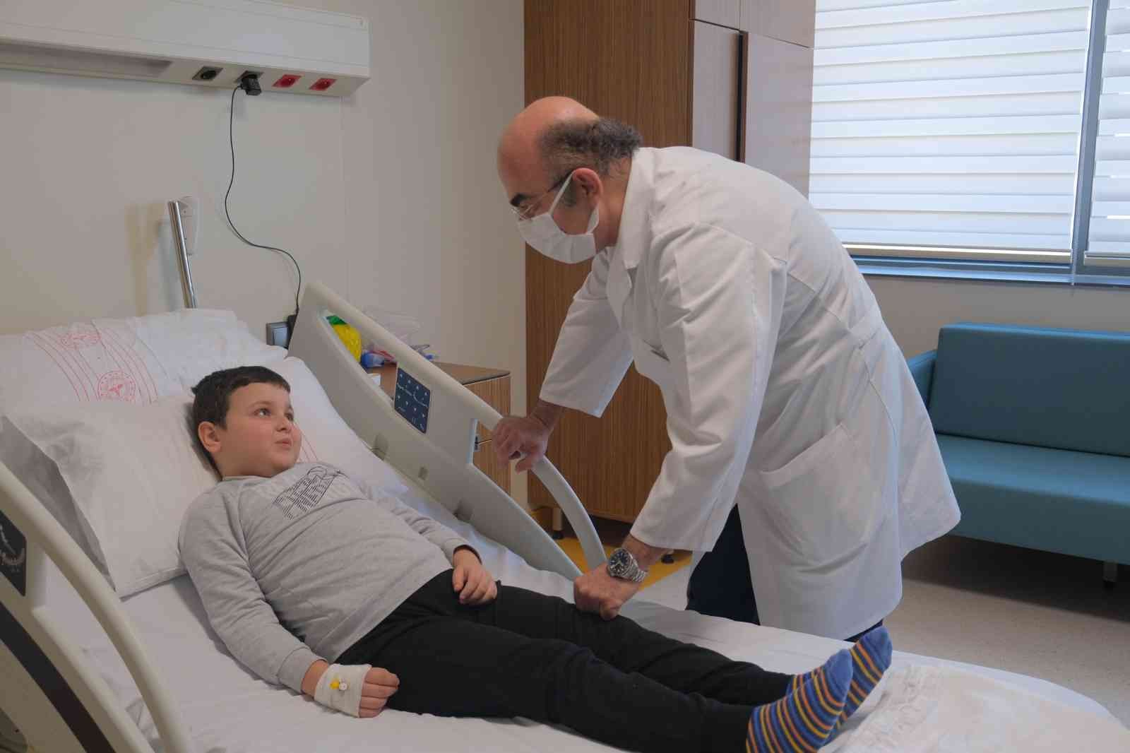 26 Mart Dünya Epilepsi Farkındalık Günü’nde (Mor Günü) Türkiye’de yaklaşık 1 milyon epilepsi hastası bulunduğunu söyleyen Prof. Dr. İhsan Kafadar ...