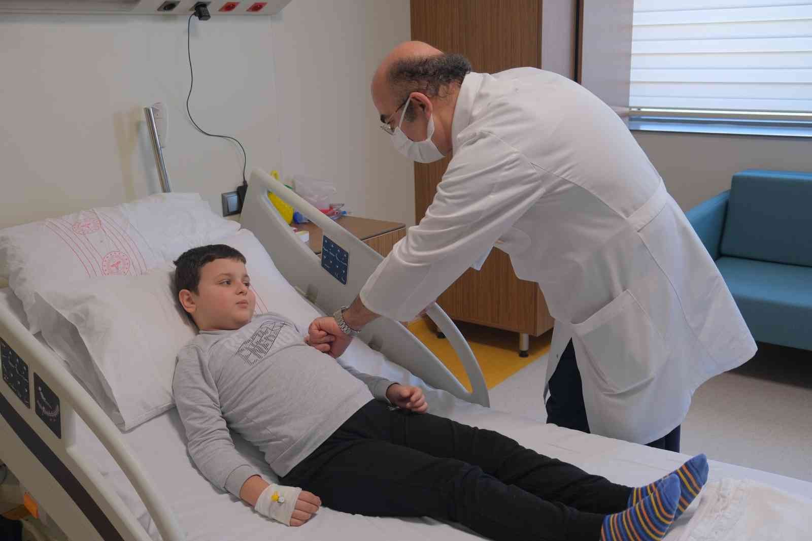26 Mart Dünya Epilepsi Farkındalık Günü’nde (Mor Günü) Türkiye’de yaklaşık 1 milyon epilepsi hastası bulunduğunu söyleyen Prof. Dr. İhsan Kafadar ...