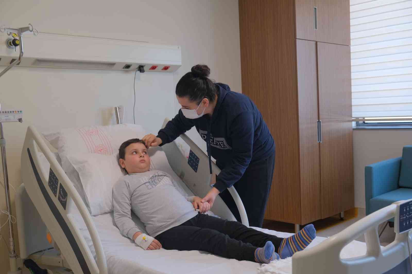 26 Mart Dünya Epilepsi Farkındalık Günü’nde (Mor Günü) Türkiye’de yaklaşık 1 milyon epilepsi hastası bulunduğunu söyleyen Prof. Dr. İhsan Kafadar ...