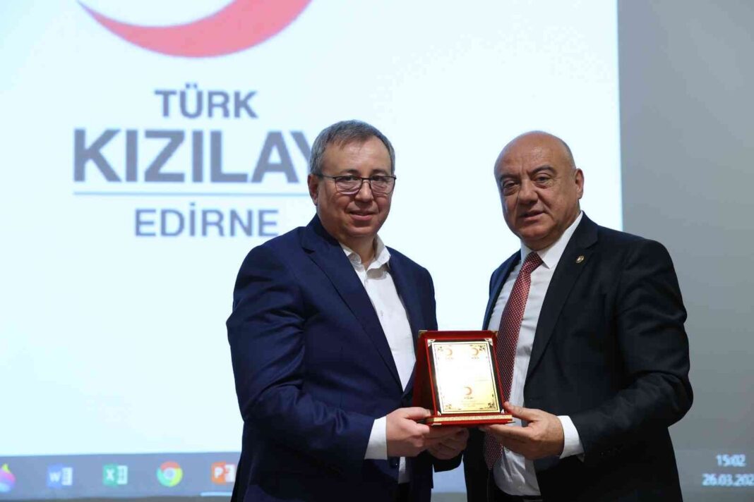 rektor-tabakoglu-kizilay-edirne-subesi-genel-kuruluna-katildi-PUmJrr4h.jpg