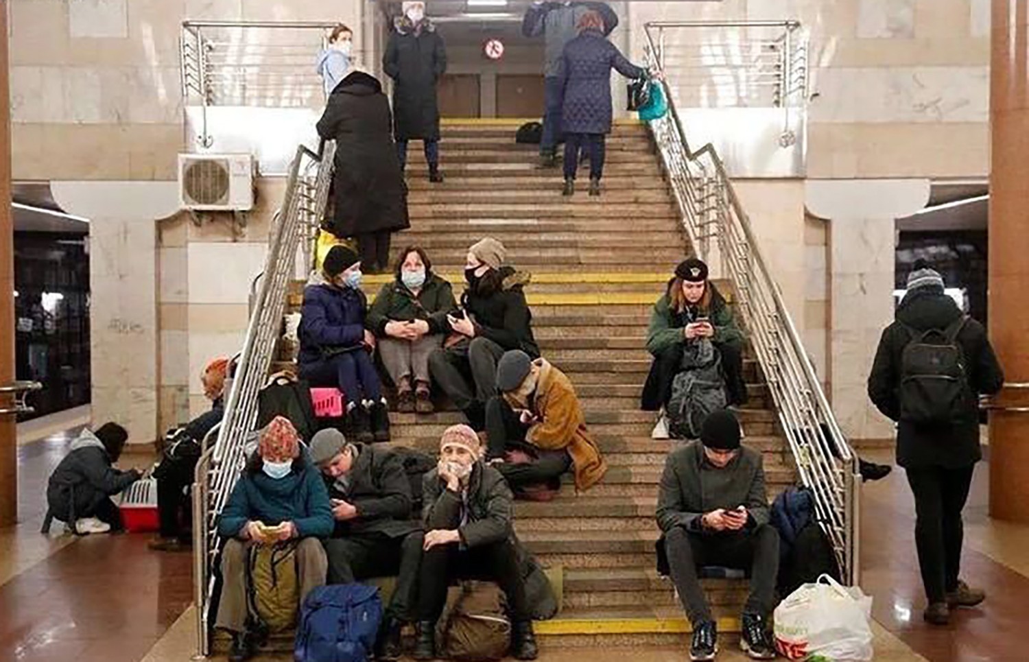 Rusya-Ukrayna savaşında mahsur kalan Türk öğrenci memleketine döndü Rusya-Ukrayna savaşının başlamasının ardından bölgede mahsur kalan Sakaryalı öğrenci, tren ile Romanya üzerinden Türkiye’ye giriş yaptı ...