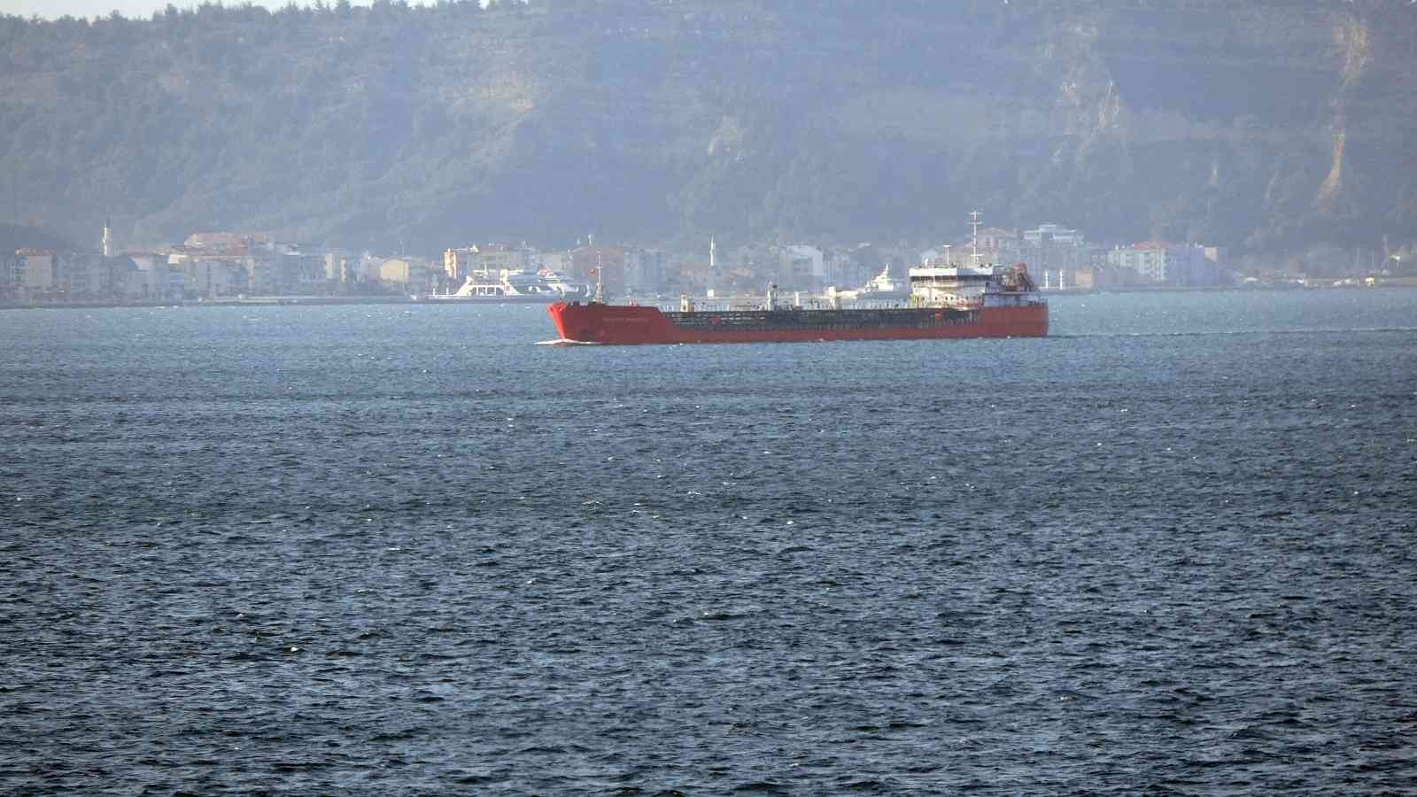 Rusya’dan ayçiçek yağı taşıyan gemi Çanakkale Boğazı’ndan geçti Rusya’nın Azak Denizi Limanı’ndan yola çıkan ayçiçek yağı yüklü ikinci gemi, Çanakkale Boğazı’ndan geçerek Ege Denizi’ne doğru yol aldı. Rusya ...