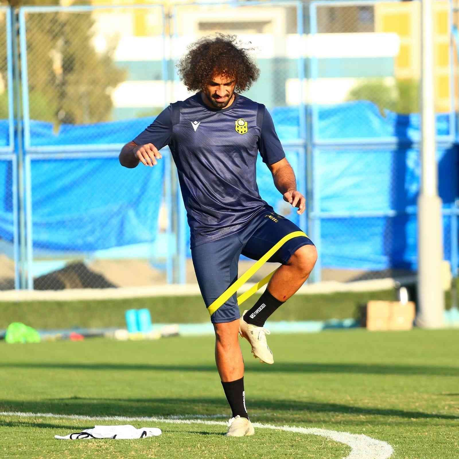 Sadık Çiftpınar: "Tüm futbolseverlerden özür diliyorum" Yeni Malatyaspor’un kaptanı Sadık Çiftpınar, dün oynanan Kasımpaşa maçında taraftarlarla yaşadıkları üzerine özür mektubu yayımladı. 7 aydır maaş ...