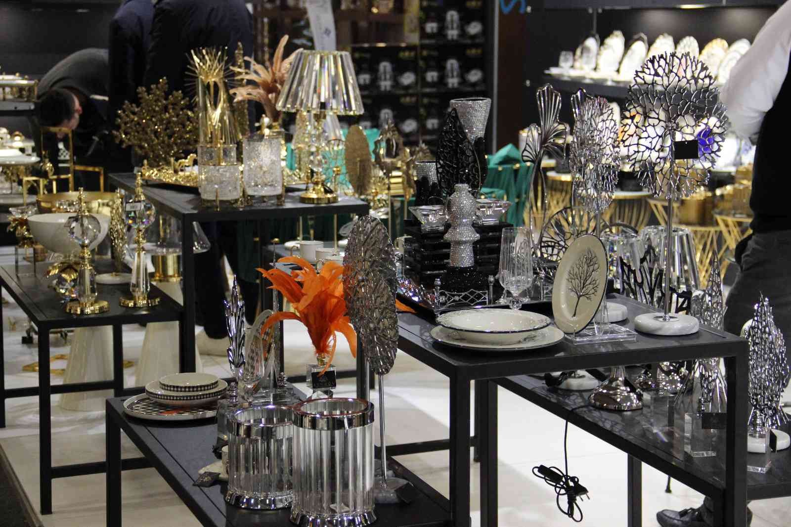 Sağlıklı ve yeni trend ev ve mutfak eşyaları görücüye çıktı Milyarlarca dolarlık Türkiye ev ve mutfak eşyaları sektörünün bahar sezonu buluşması HOST İstanbul, 15’nci kez kapılarını açtı. Fuarda sezonun ...