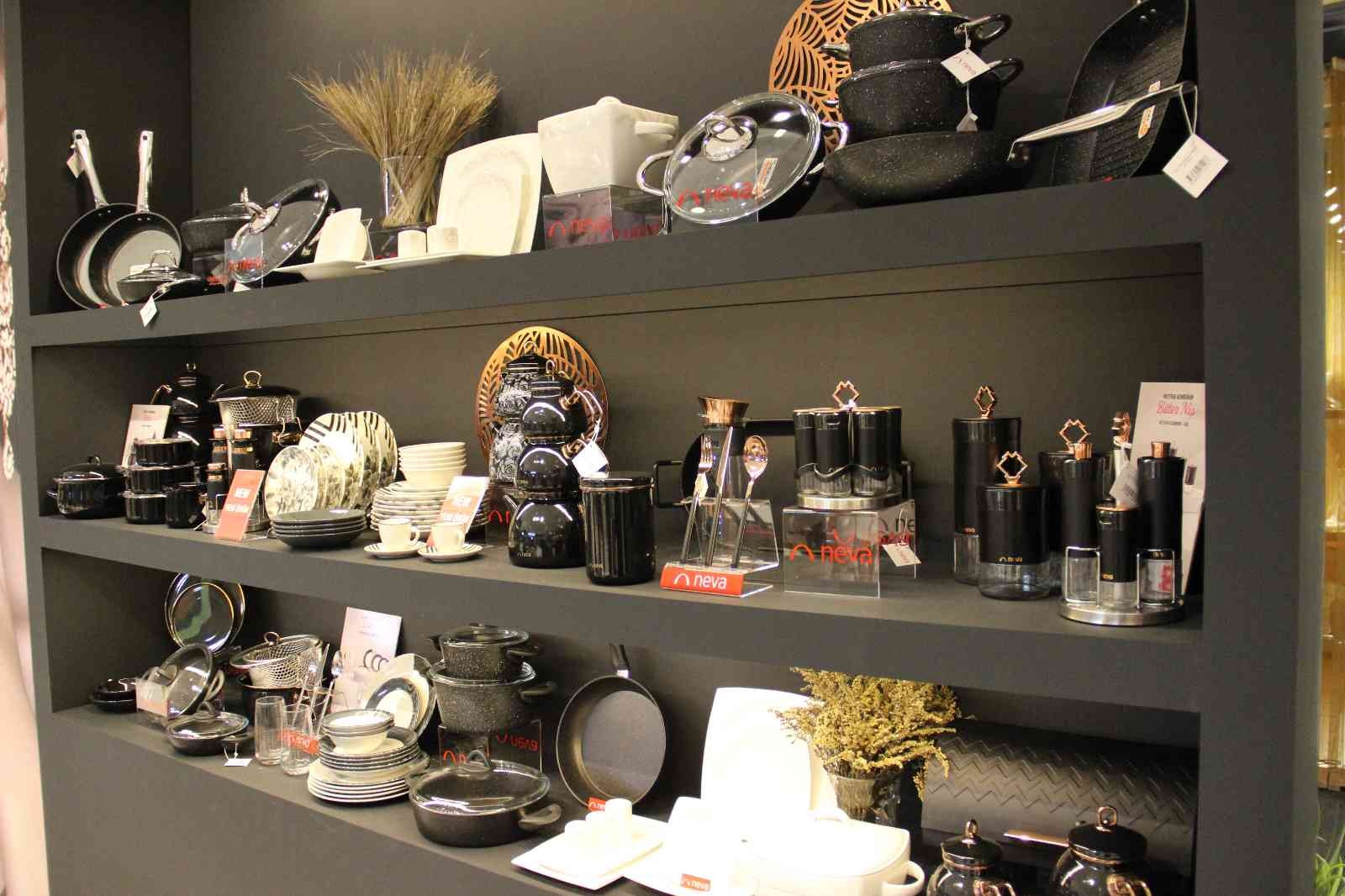 Sağlıklı ve yeni trend ev ve mutfak eşyaları görücüye çıktı Milyarlarca dolarlık Türkiye ev ve mutfak eşyaları sektörünün bahar sezonu buluşması HOST İstanbul, 15’nci kez kapılarını açtı. Fuarda sezonun ...