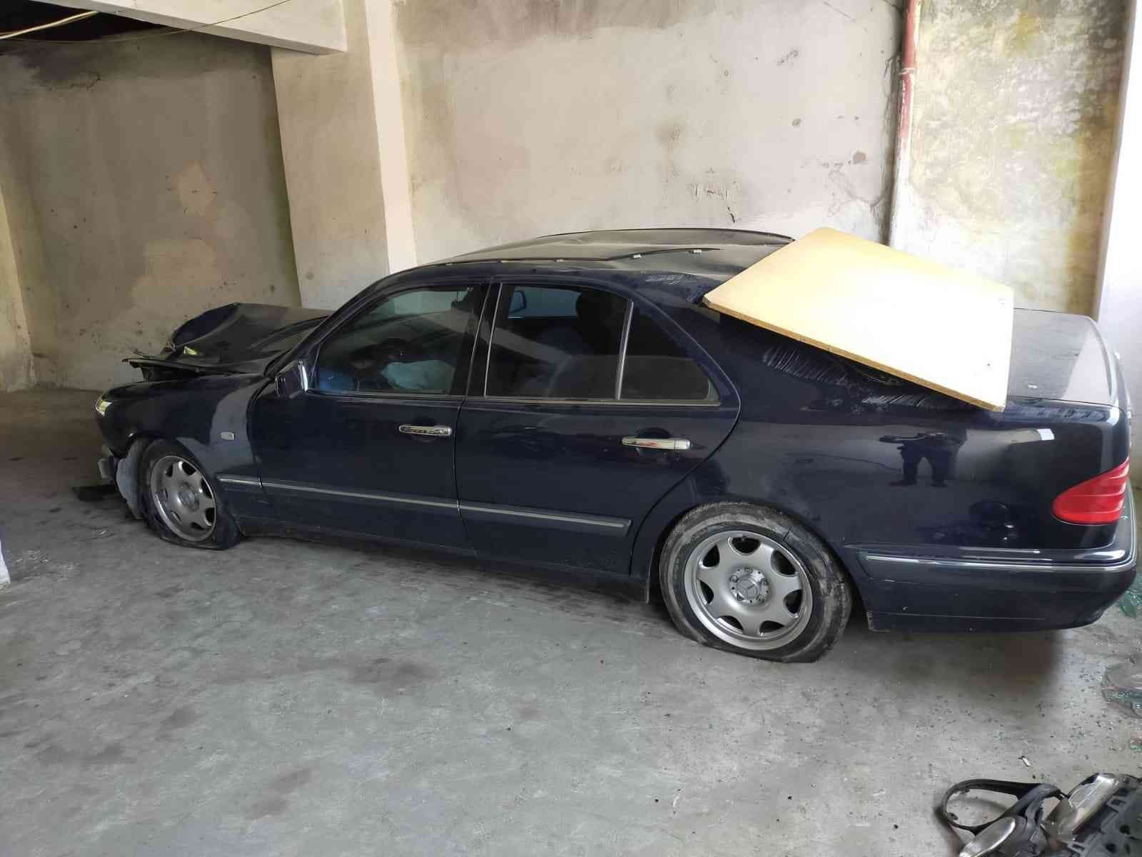 Sakarya’da ‘change araç’ operasyonu: 1 gözaltı Kaza yapan ve perte ayrılacak derecede hasarlı hale gelen araçların motor ve şase numaralarını, yurtdışından getirilen araçlardakilerle ...