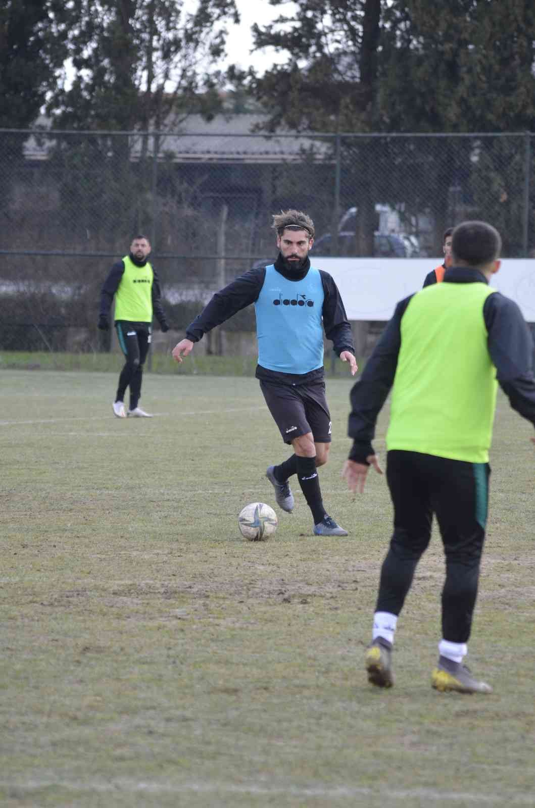 Sakaryaspor, Afjet Afyonspor mesaisinde TFF 2. Lig Kırmızı Grup’un 31. haftasında Afjet Afyonspor’a konuk olacak Sakaryaspor, müsabakanın hazırlıklarını sürdürüyor. Kadrosuna kattığı ...