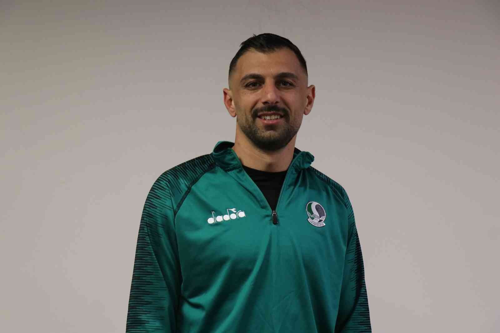 Sakaryaspor - Çorum FK maçının ardından TFF 2. Lig’de 22. hafta erteleme maçında Sakaryaspor, Çorum FK’yı 4-1 yenerek galip geldi. Maçın ardından ise teknik adamlar karşılaşmayı ...